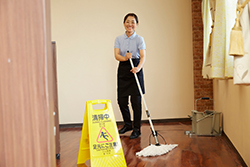 店舗床の清掃、定期清掃